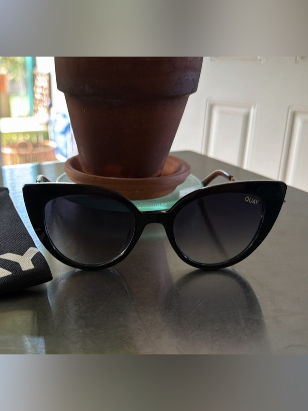 Quay Australia Black Cat-Eye Sunglasses with Gradient Lenses
